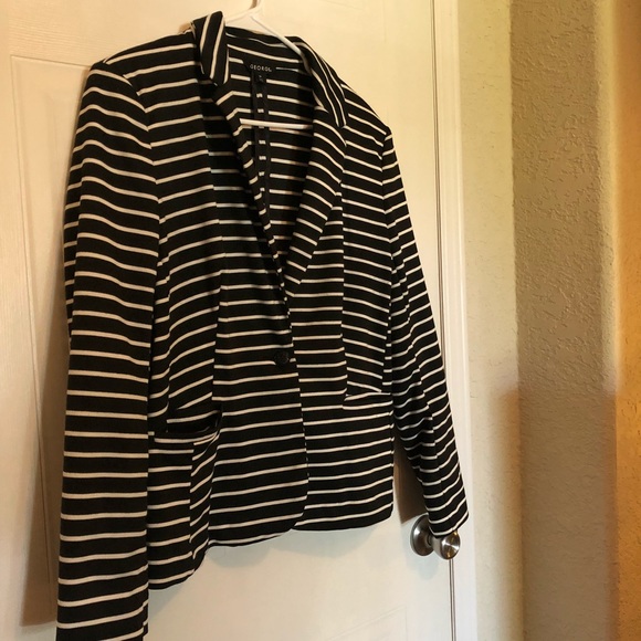 Striped blazers - Picture 2 of 2